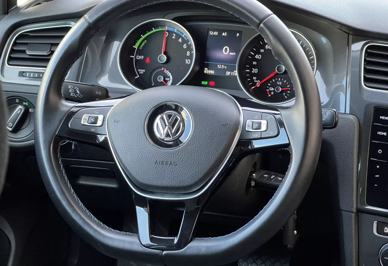 Volkswagen e-Golf  35.8 kWh 2019411