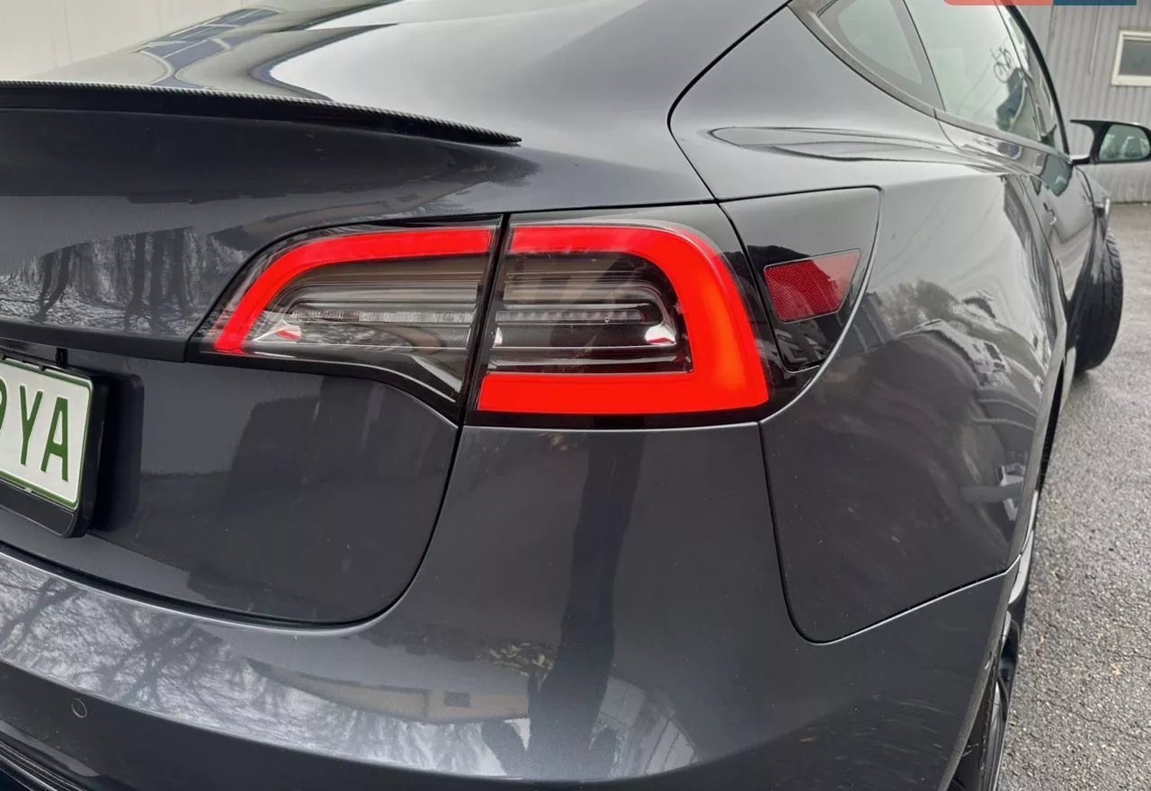 Tesla Model 3  82.5 kWh 2020211