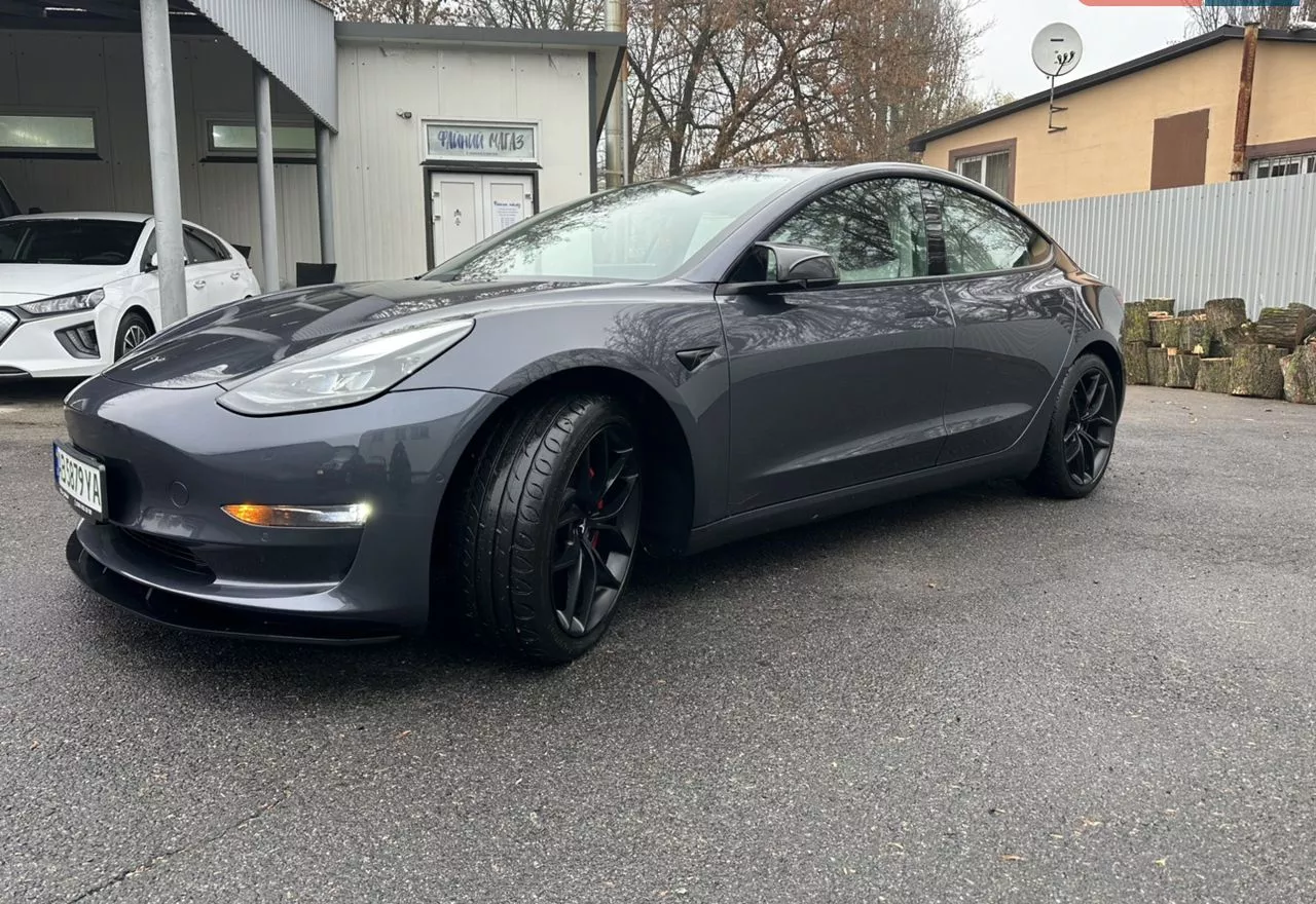 Tesla Model 3  82.5 kWh 2020321