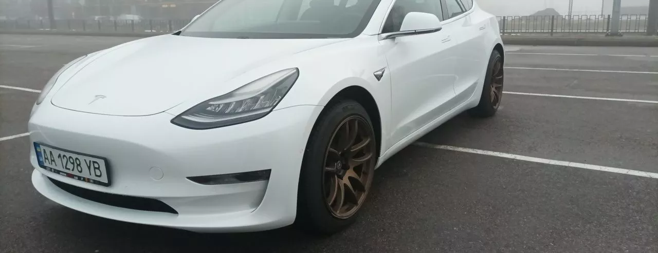 Tesla Model 3  80.5 kWh 2019111