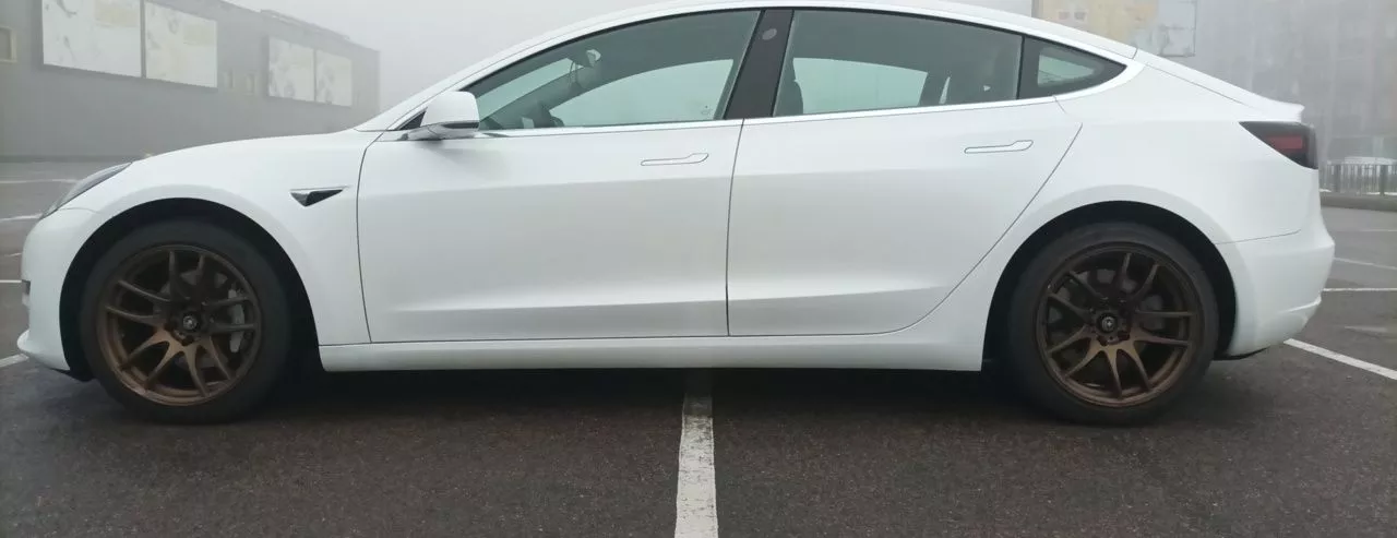 Tesla Model 3  80.5 kWh 2019131