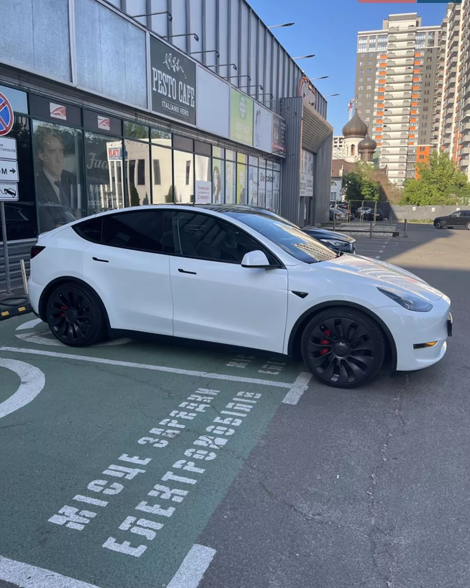 Tesla Model Y  82 kWh 202231