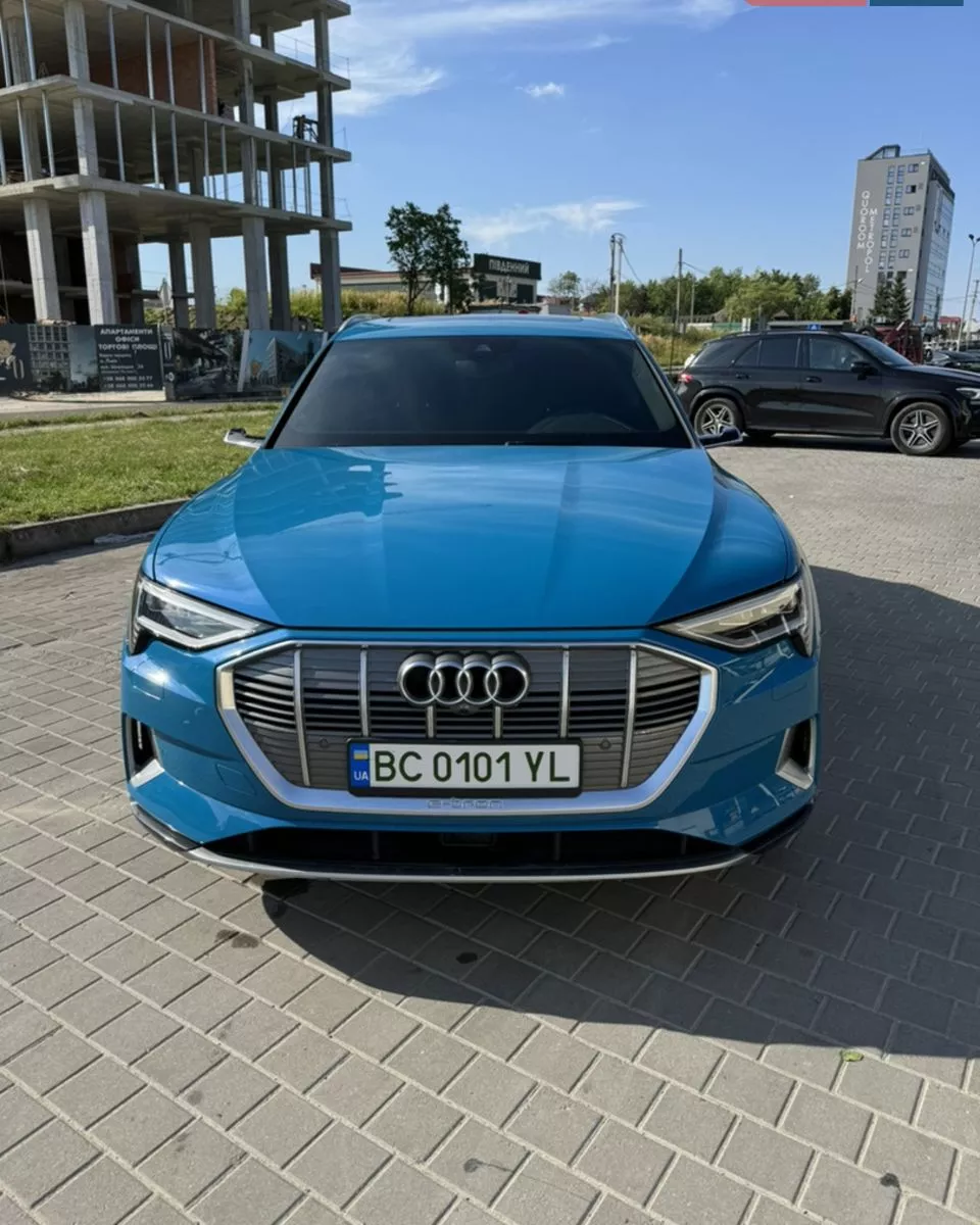 Audi E-tron 