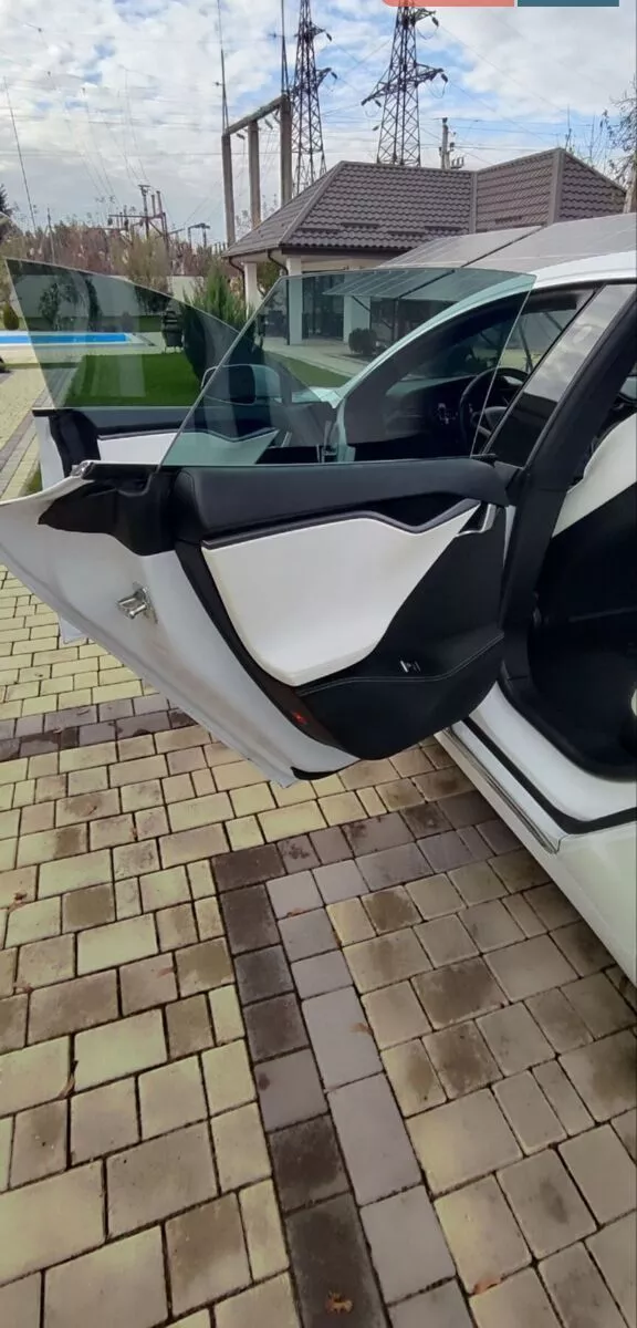 Tesla Model S  100 kWh 2019111