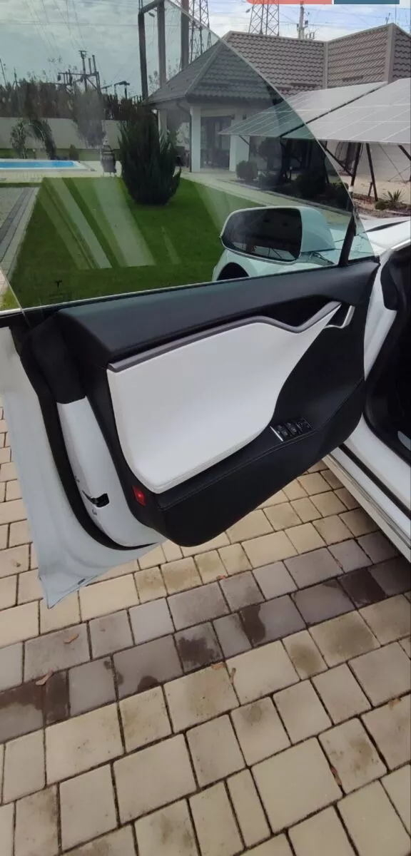 Tesla Model S  100 kWh 2019121