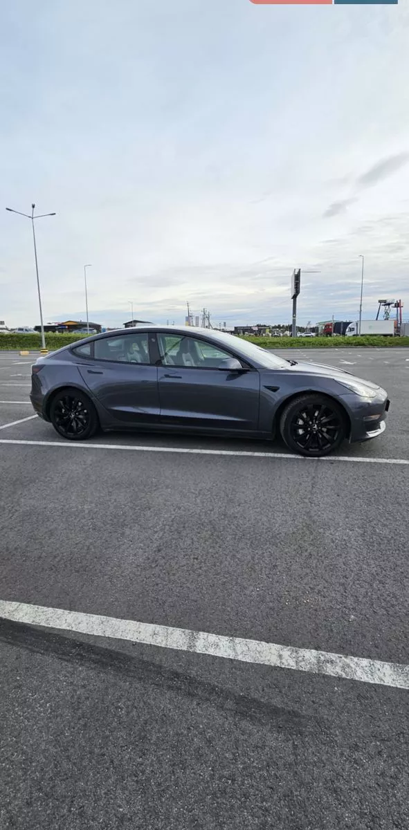 Tesla Model 3  54 kWh 202111