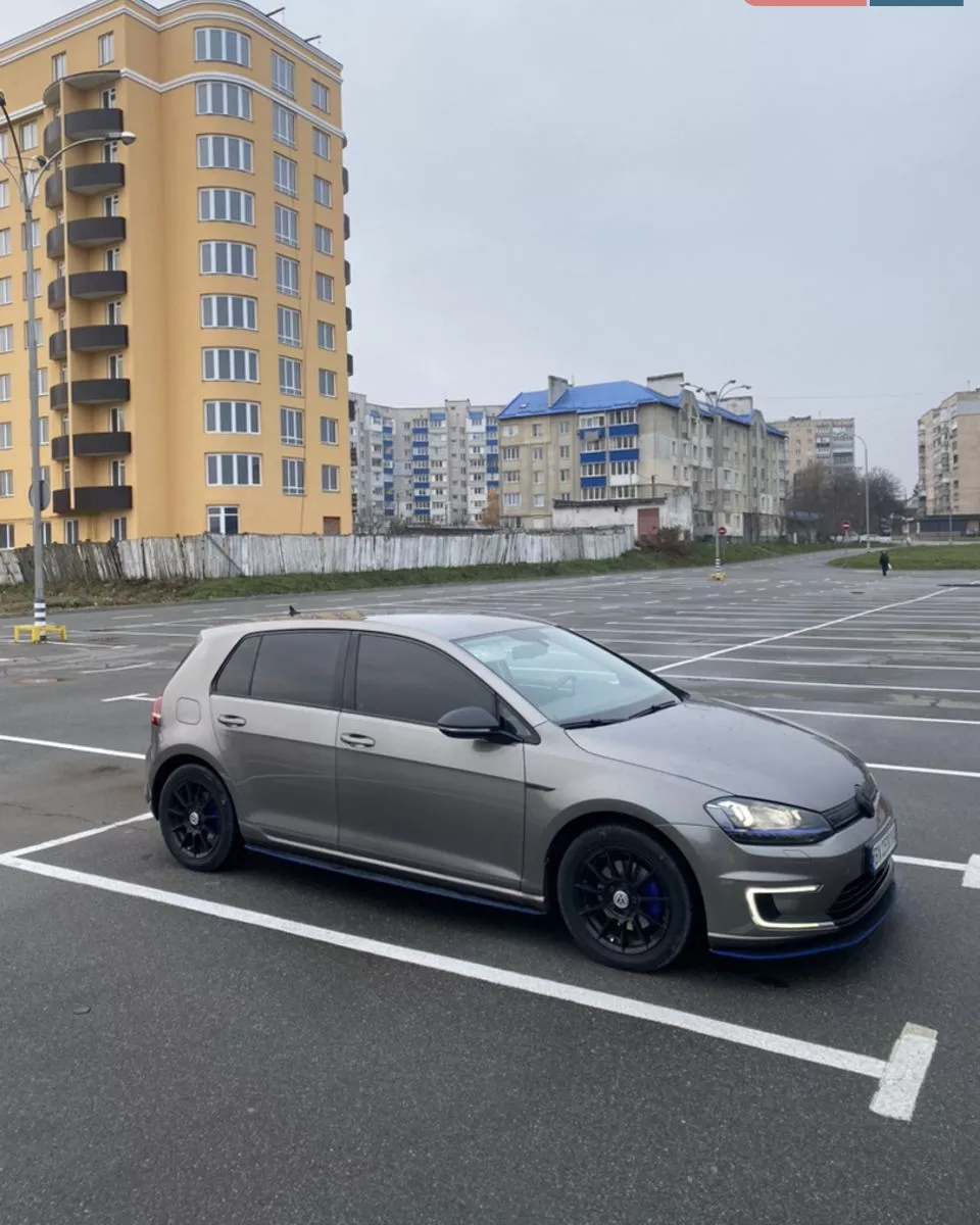 Volkswagen e-Golf  24 kWh 201521