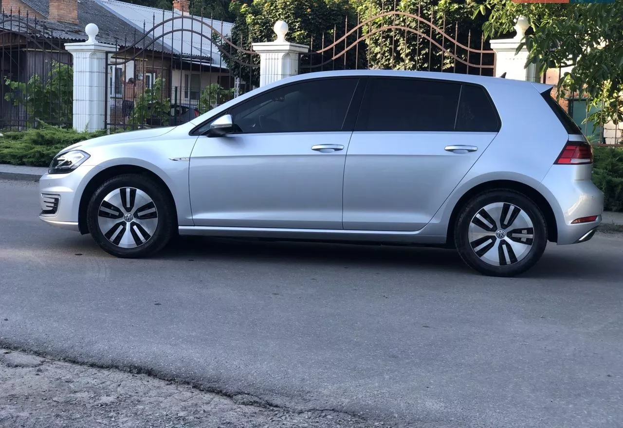 Volkswagen e-Golf  35.8 kWh 201981