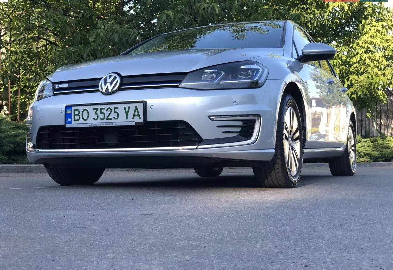 Volkswagen e-Golf  35.8 kWh 2019101