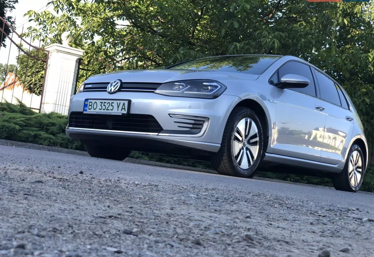 Volkswagen e-Golf  35.8 kWh 2019111