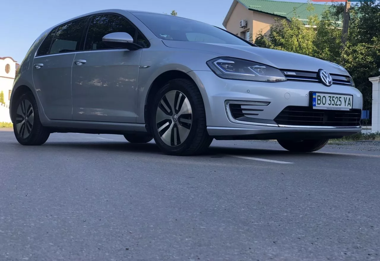 Volkswagen e-Golf  35.8 kWh 2019121