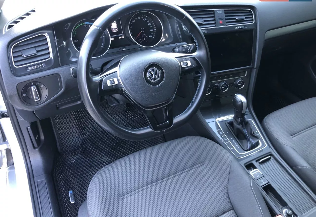 Volkswagen e-Golf  35.8 kWh 2019311