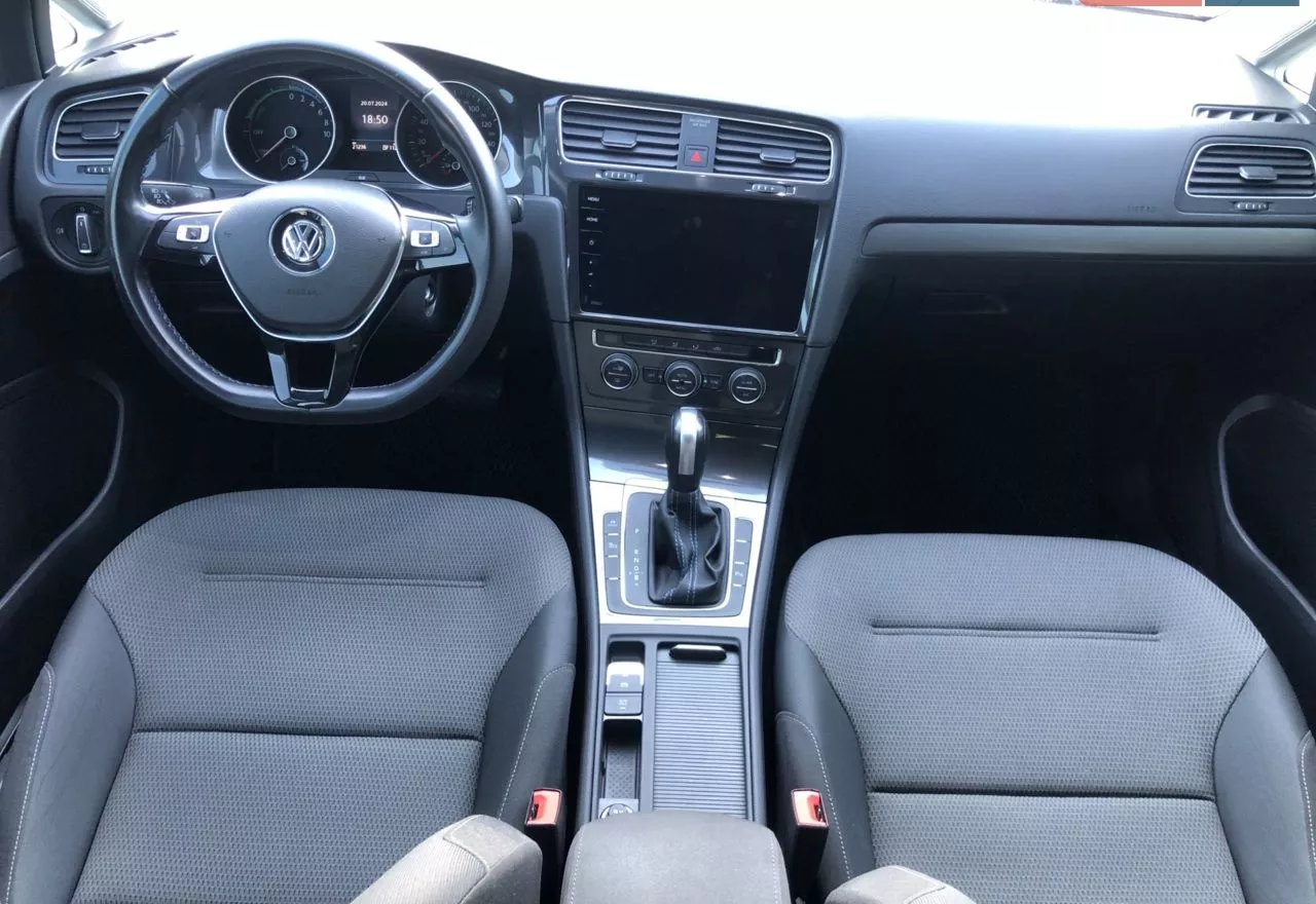 Volkswagen e-Golf  35.8 kWh 2019501