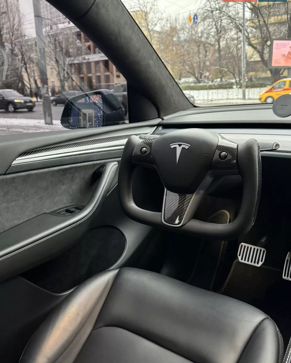 Tesla Model Y  82 kWh 202331