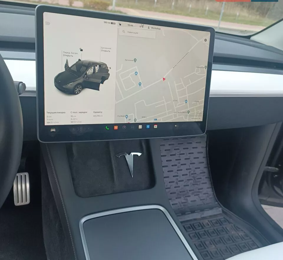 Tesla Model Y  82 kWh 202311