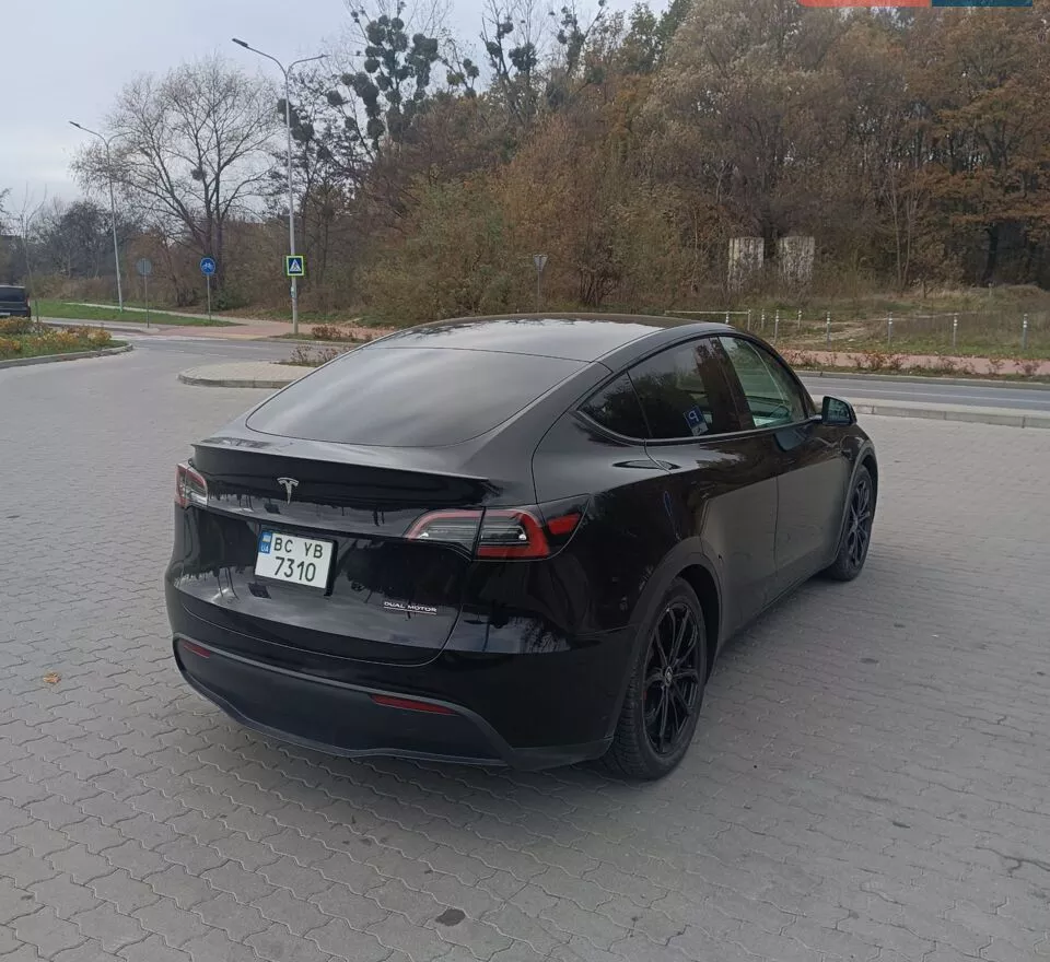 Tesla Model Y  82 kWh 2023261