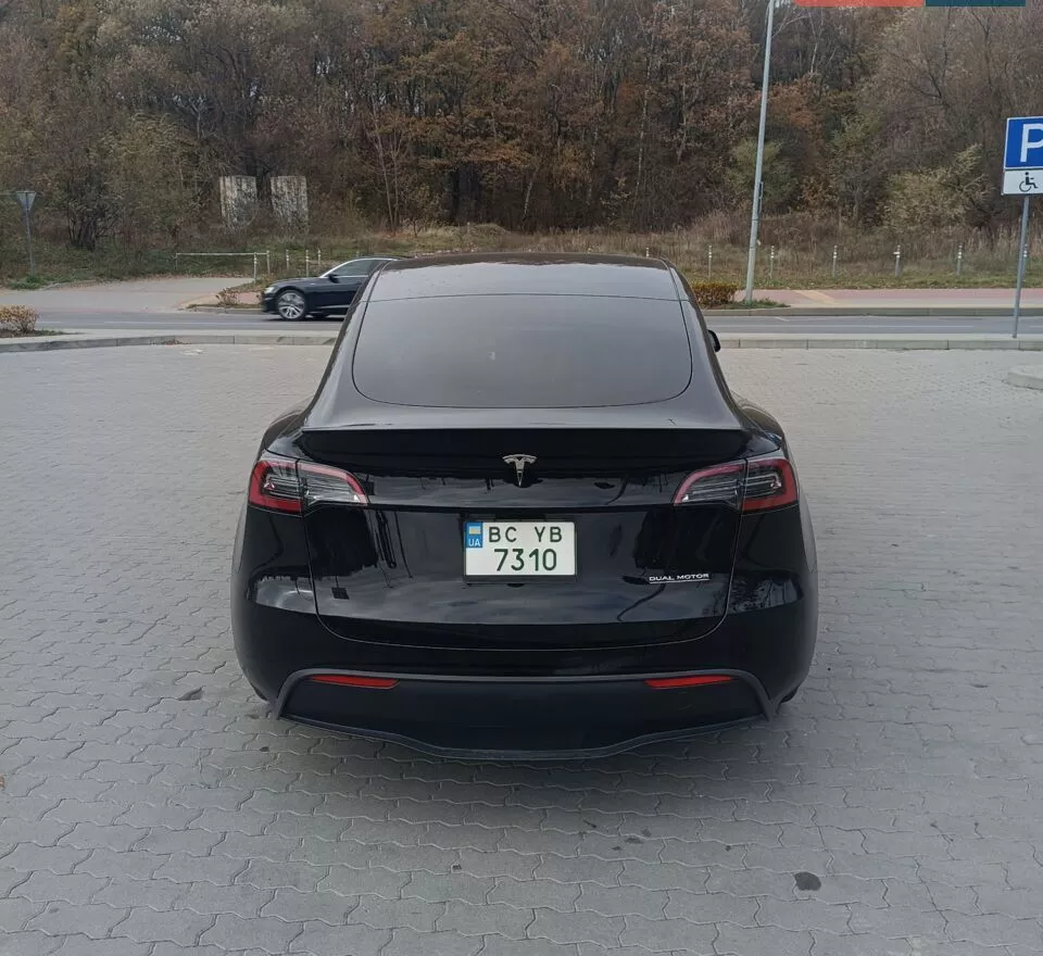 Tesla Model Y  82 kWh 2023271