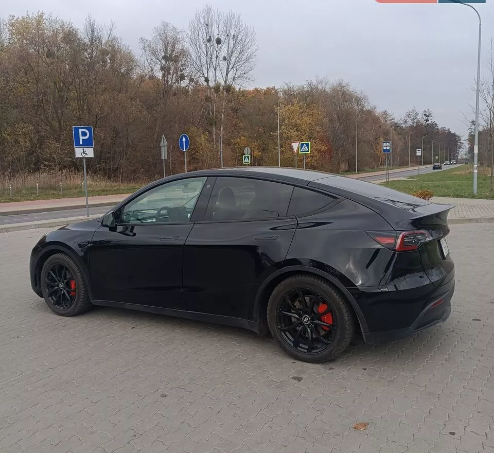 Tesla Model Y  82 kWh 2023291