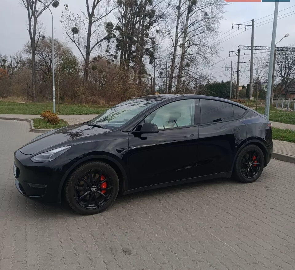 Tesla Model Y  82 kWh 2023301