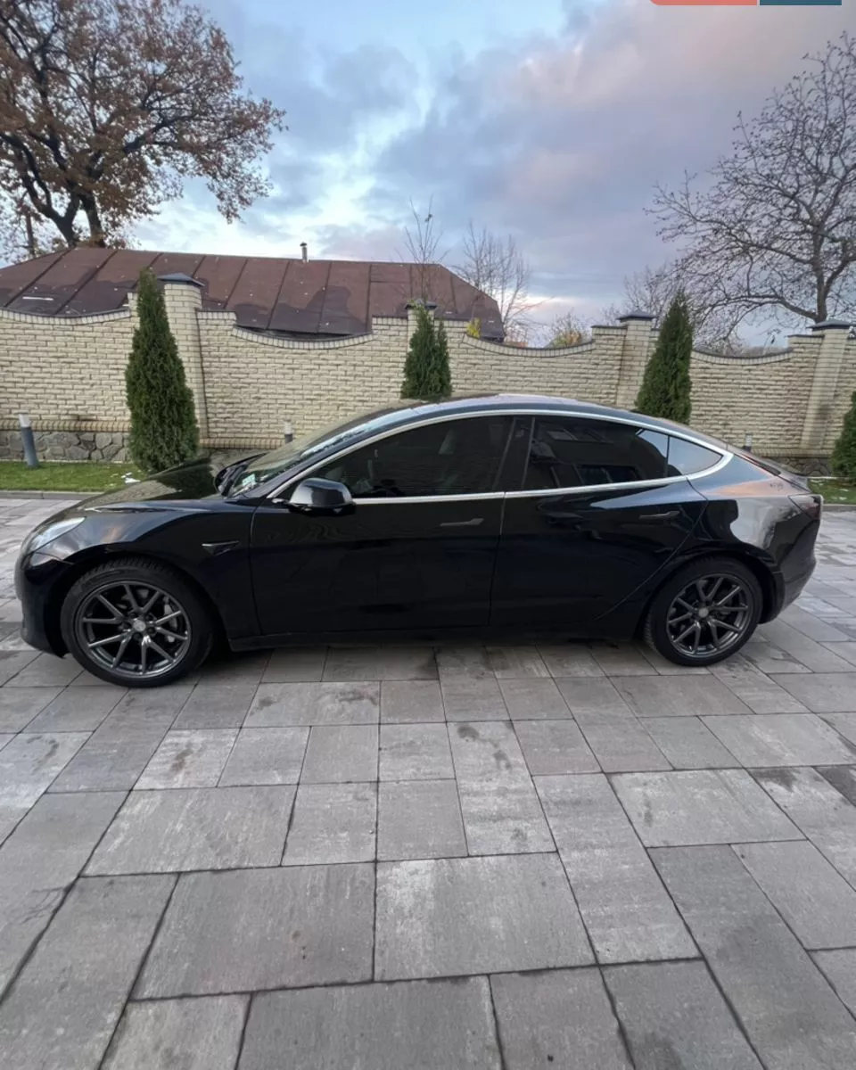 Tesla Model 3  80.5 kWh 201921