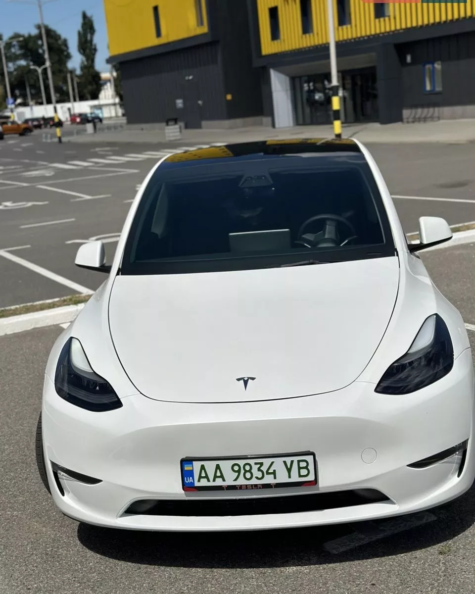 Tesla Model Y  82 kWh 202351