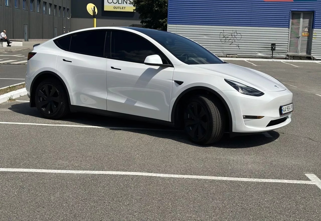 Tesla Model Y  82 kWh 202371