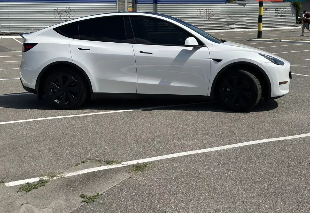 Tesla Model Y  82 kWh 202381