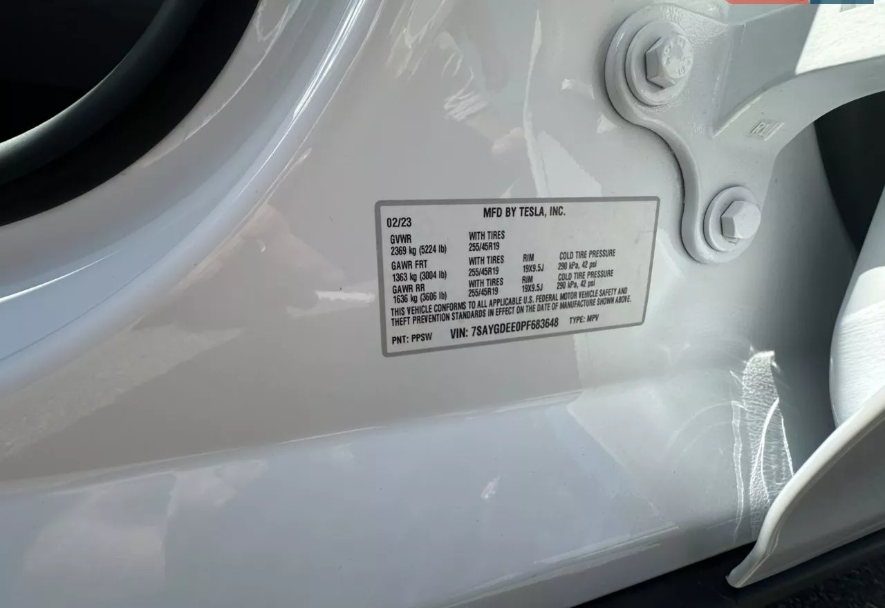 Tesla Model Y  82 kWh 2023181