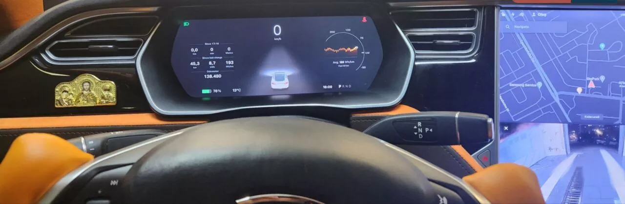 Tesla Model S  85 kWh 201581