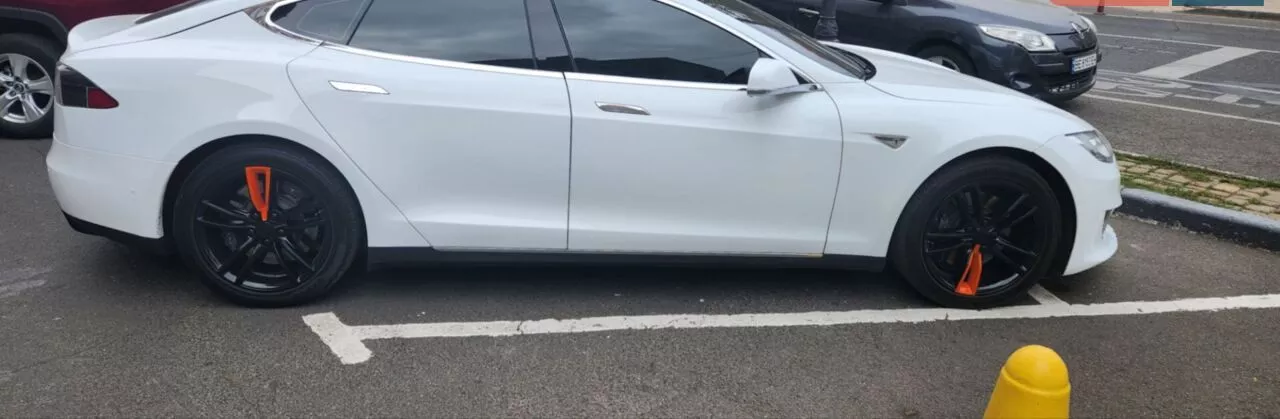 Tesla Model S  85 kWh 2015141