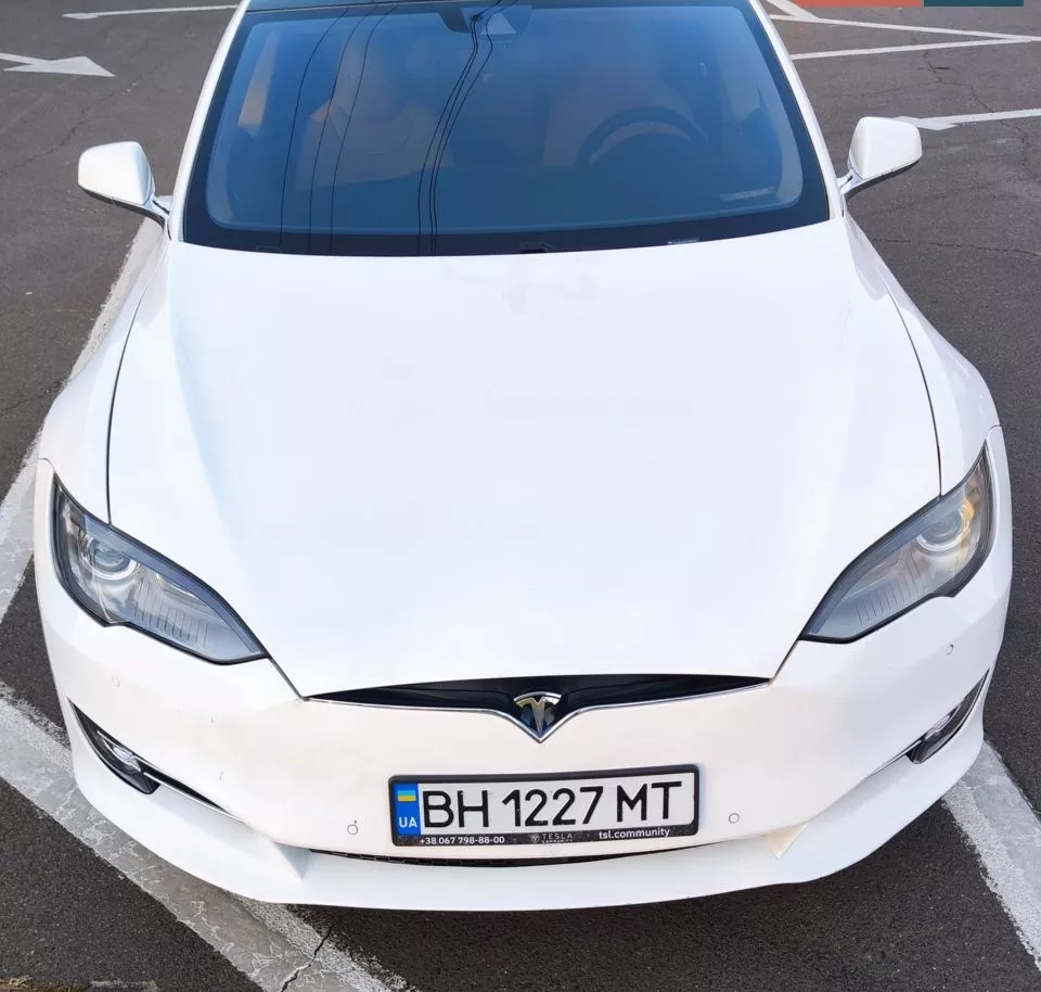 Tesla Model S  85 kWh 2015351