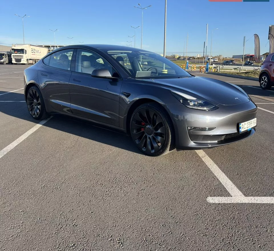 Tesla Model 3  82 kWh 202351