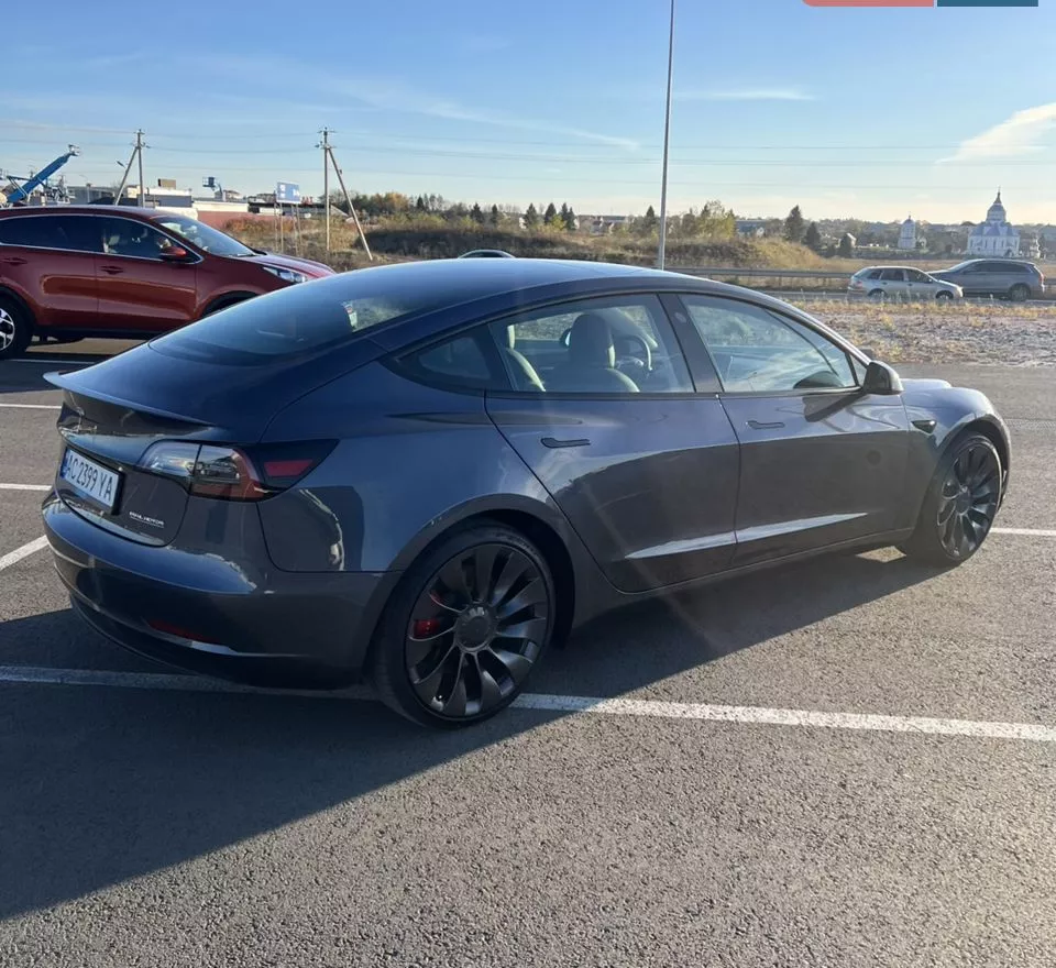 Tesla Model 3  82 kWh 2023121