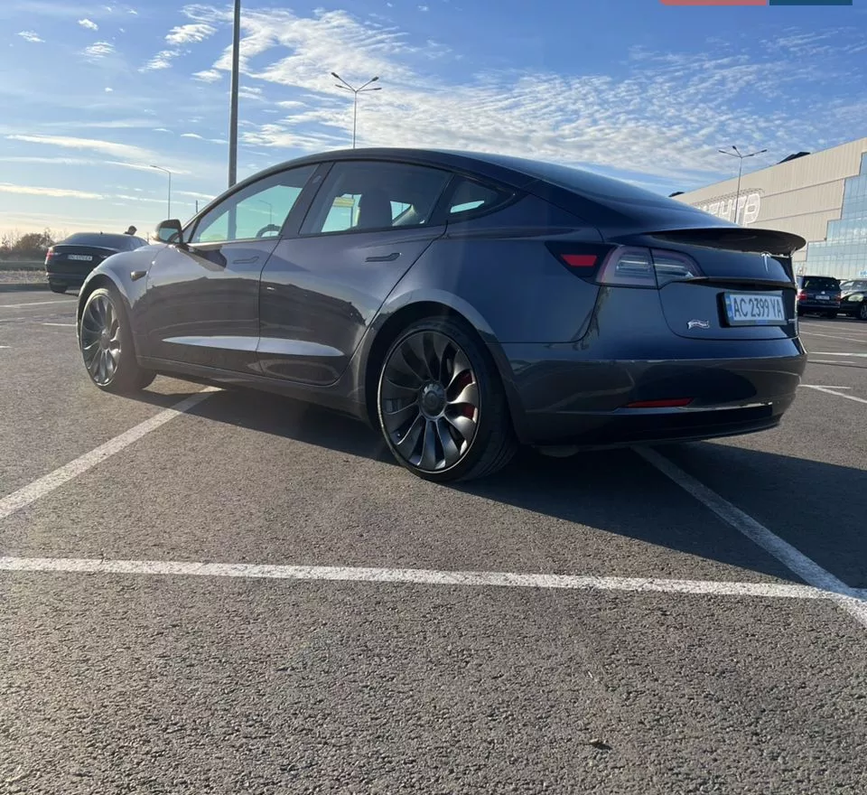 Tesla Model 3  82 kWh 2023141