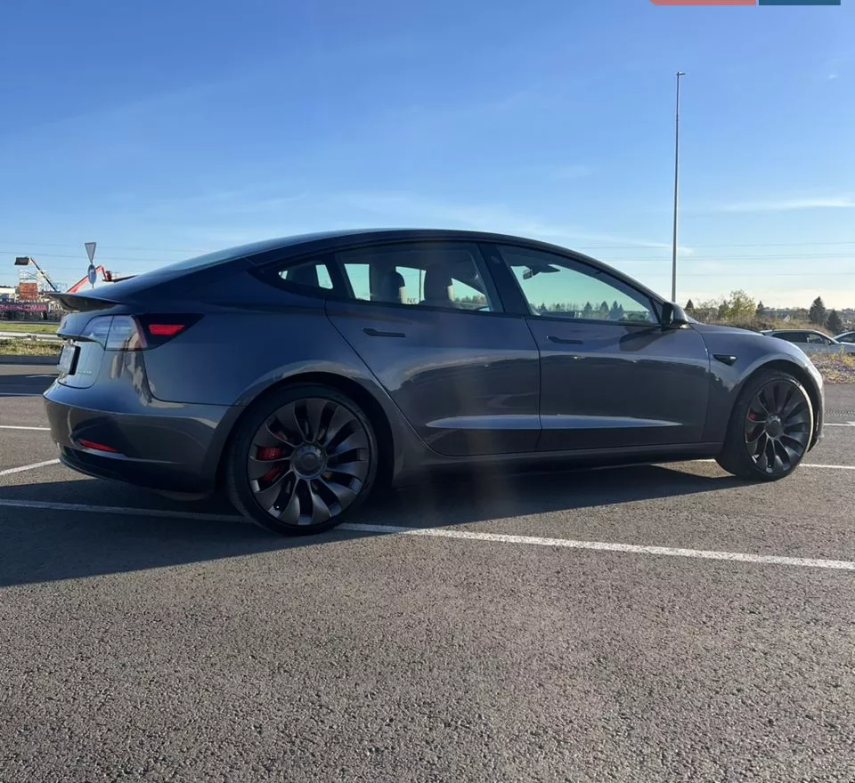 Tesla Model 3  82 kWh 2023191