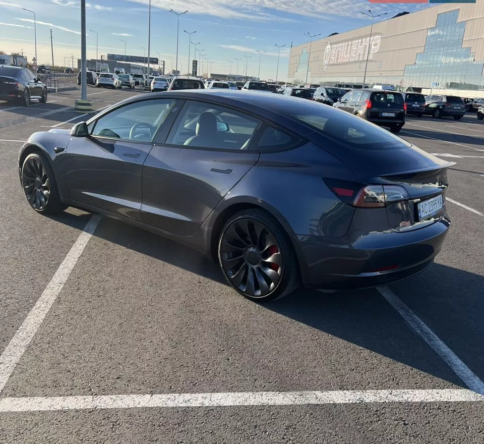 Tesla Model 3  82 kWh 2023221