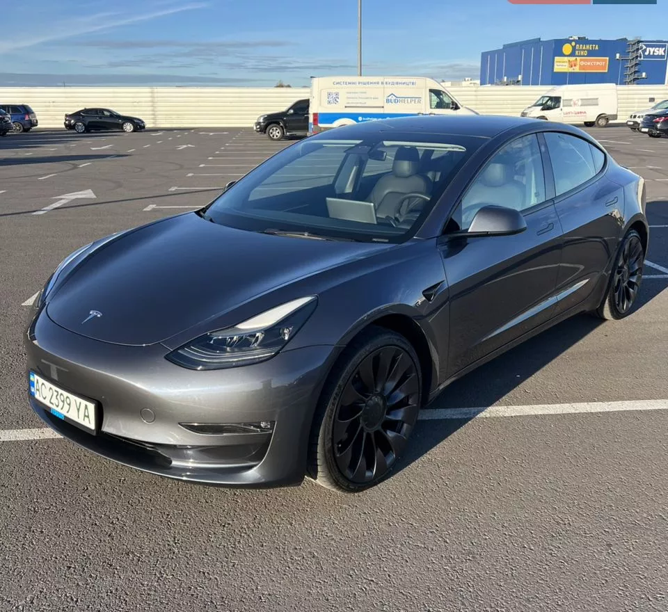 Tesla Model 3  82 kWh 2023231