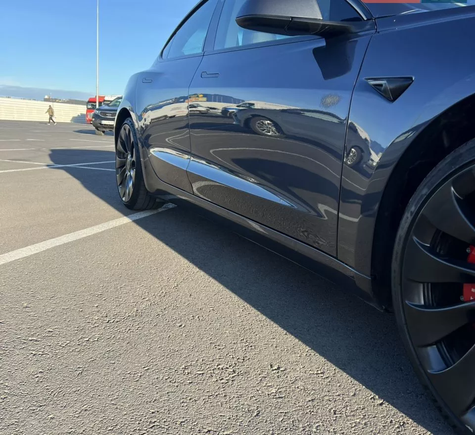 Tesla Model 3  82 kWh 2023381