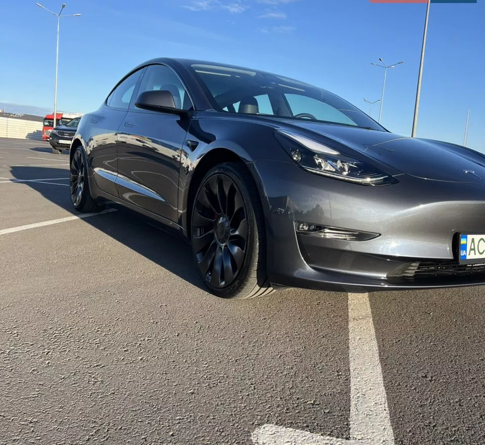 Tesla Model 3  82 kWh 2023401