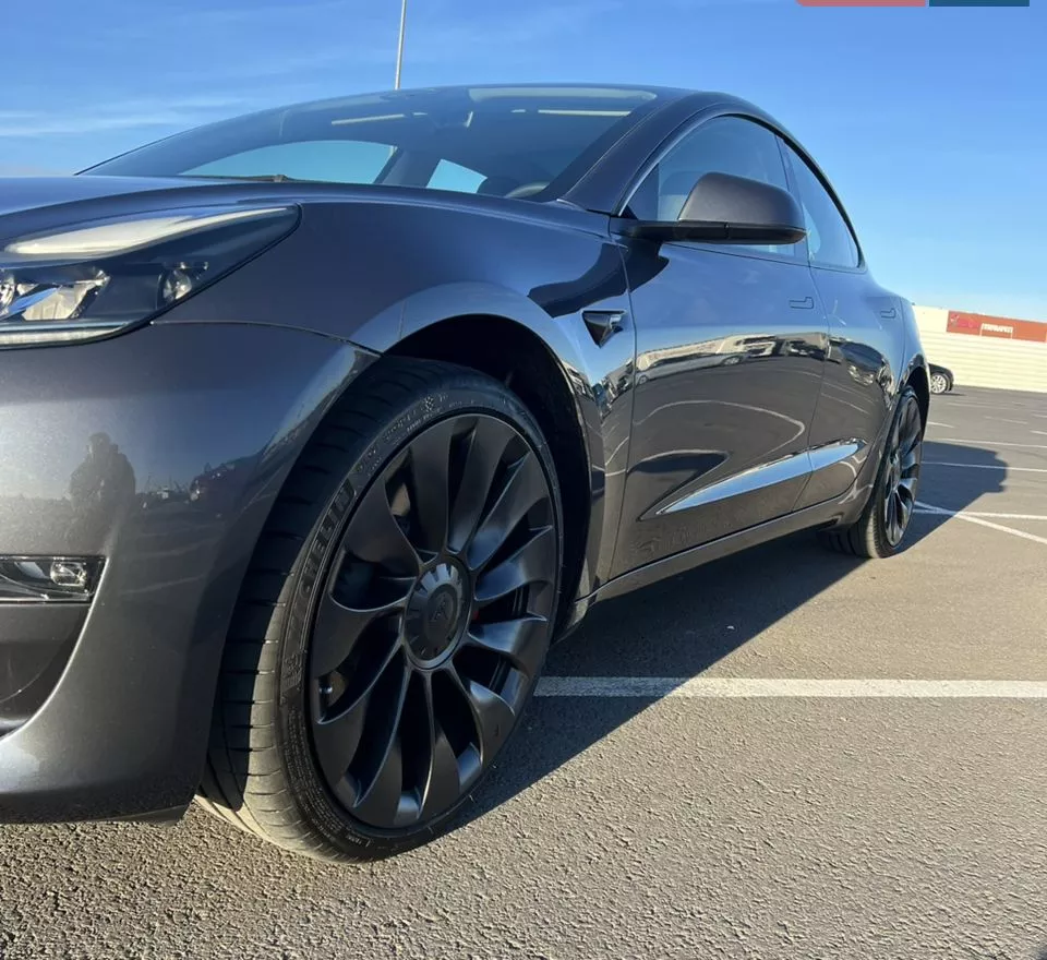 Tesla Model 3  82 kWh 2023431