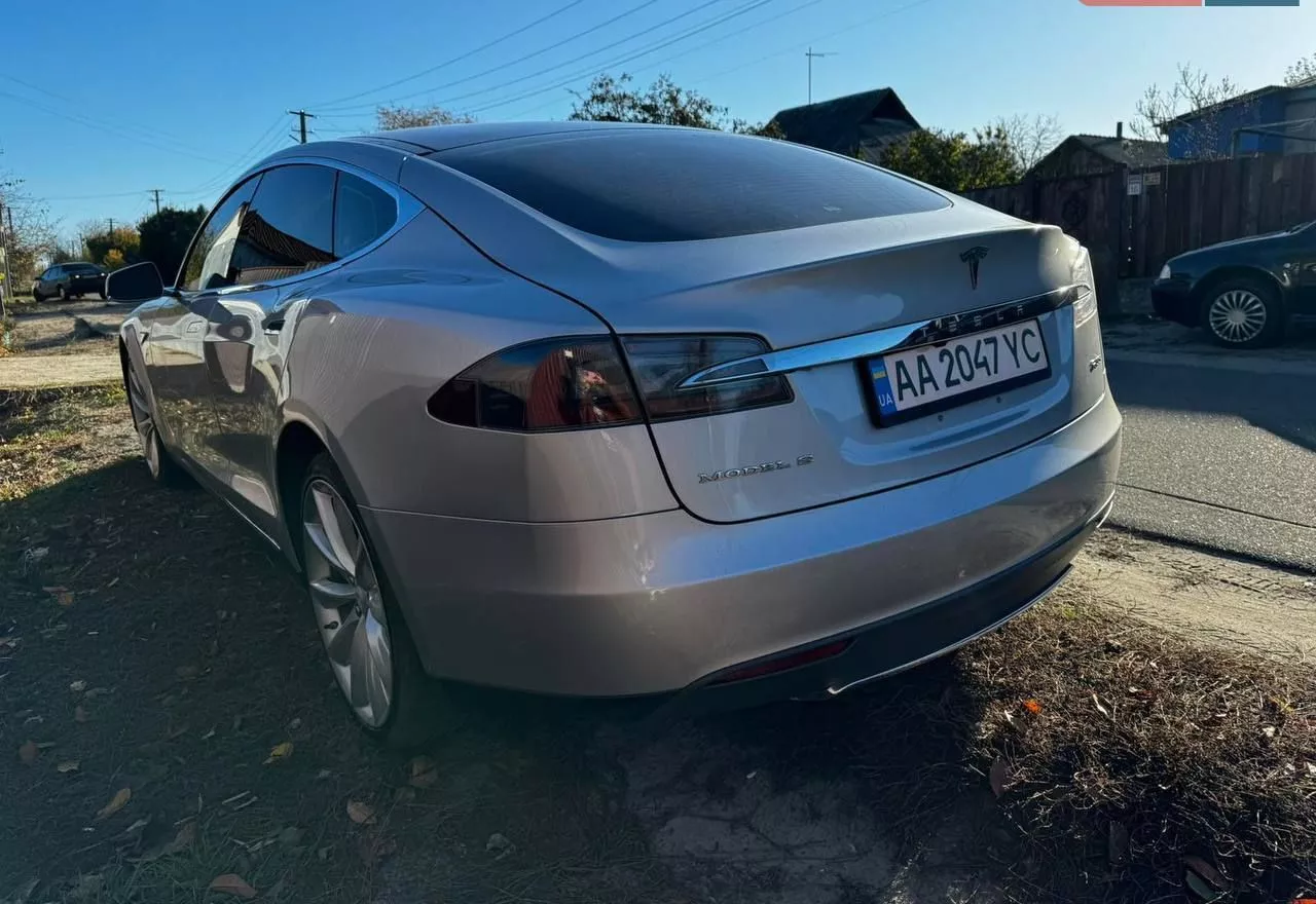 Tesla Model S  85 kWh 2013101