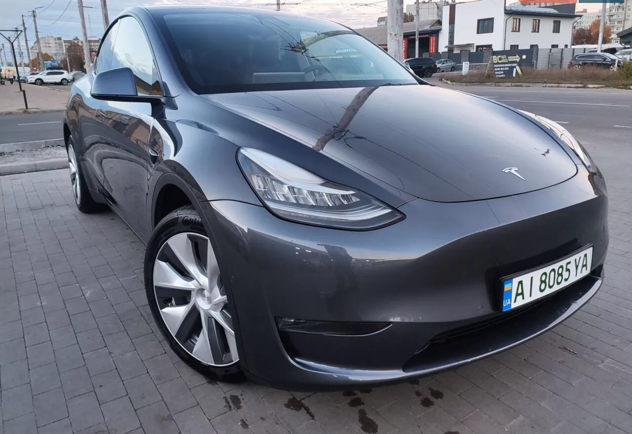 Tesla Model Y 