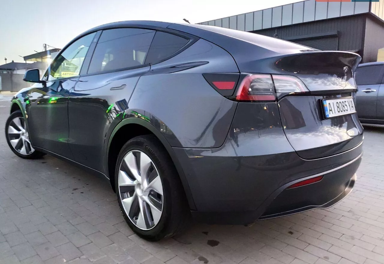 Tesla Model Y  82 kWh 2022111