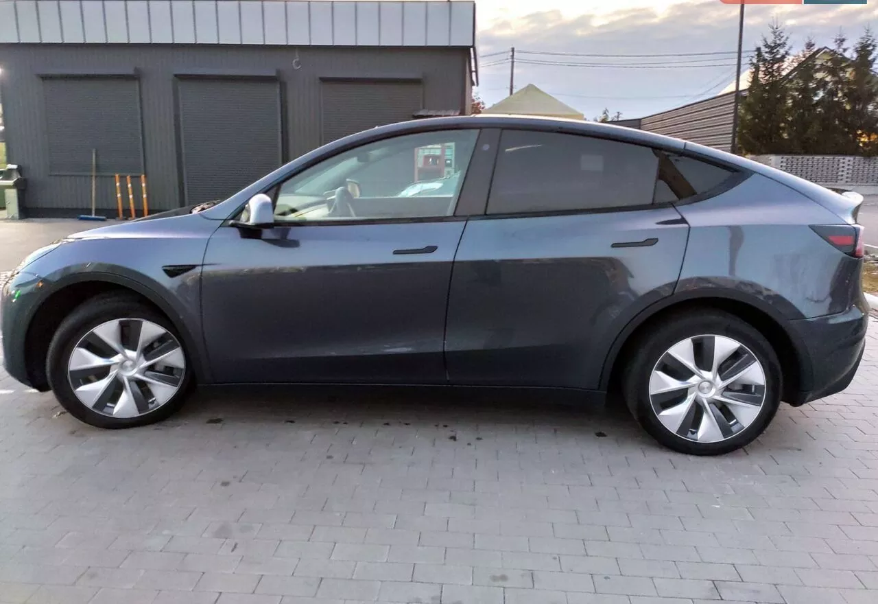 Tesla Model Y  82 kWh 2022121