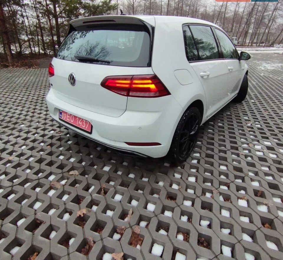 Volkswagen e-Golf  35.8 kWh 202051