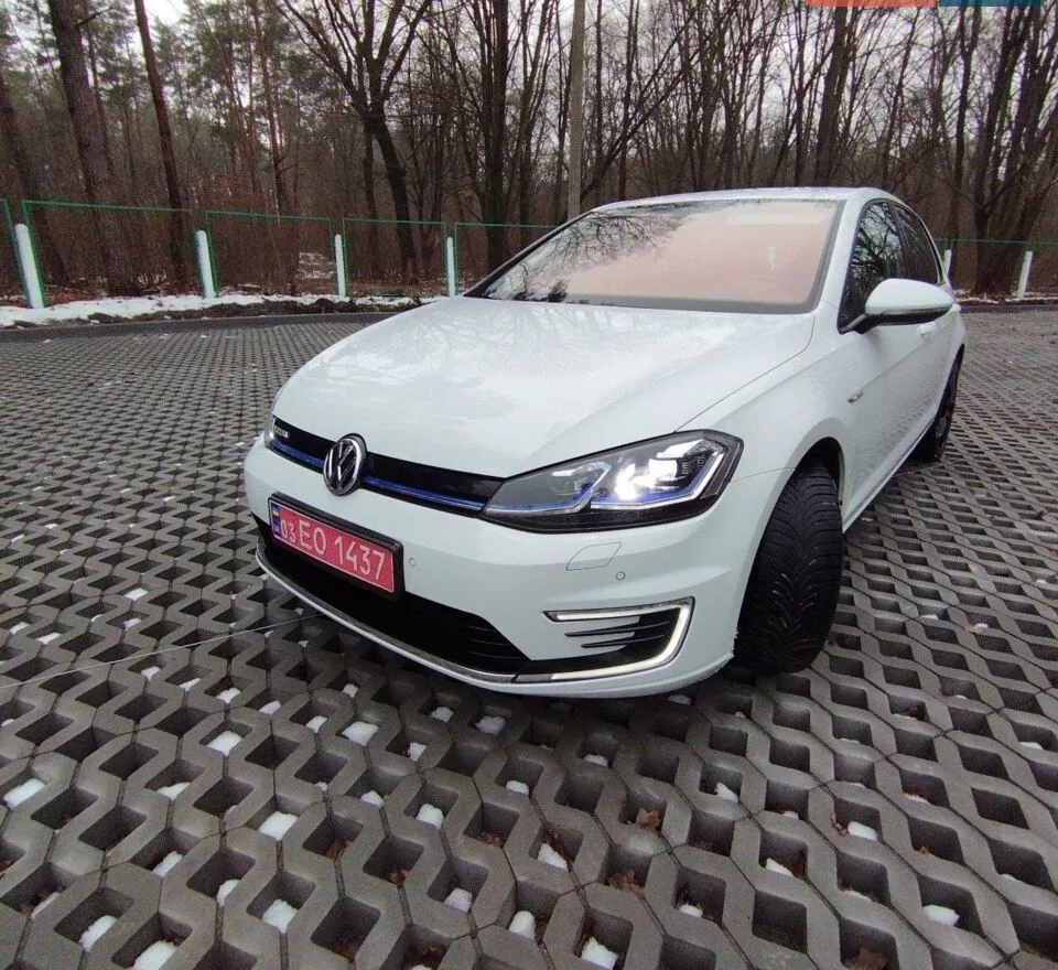 Volkswagen e-Golf  35.8 kWh 2020181