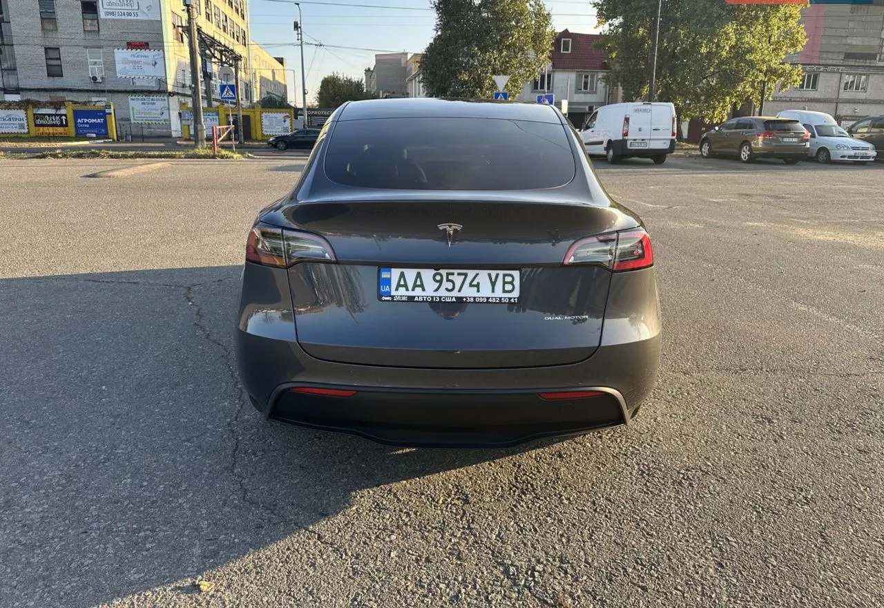 Tesla Model Y  75 kWh 2021101