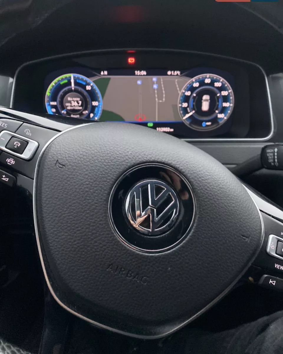 Volkswagen e-Golf  35.8 kWh 2019181