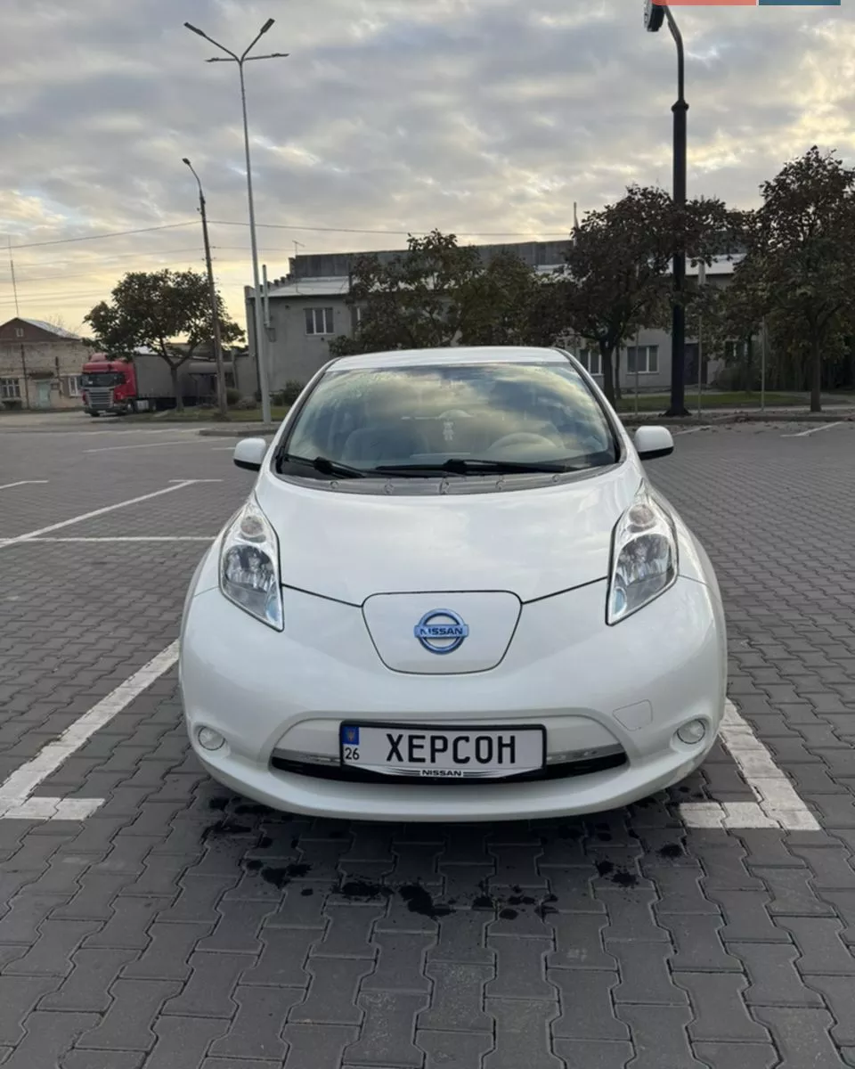 Nissan Leaf  30 kWh 2015111