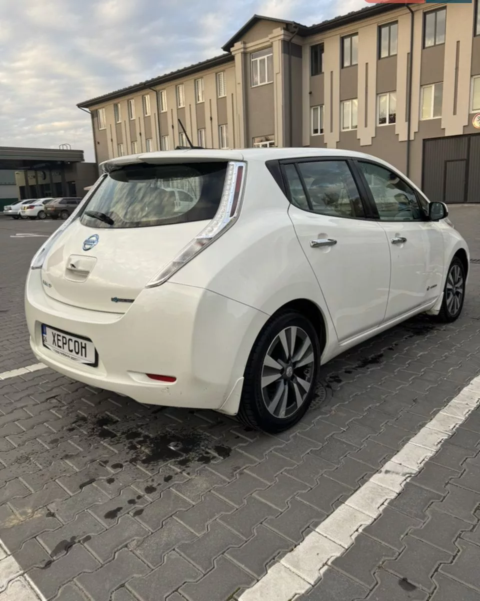 Nissan Leaf  30 kWh 2015121